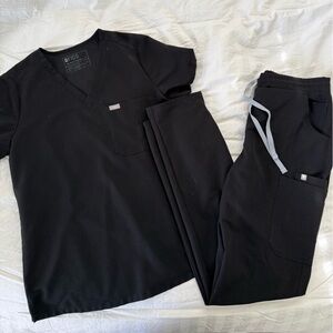 Figs Black Scrub Top and Bottoms